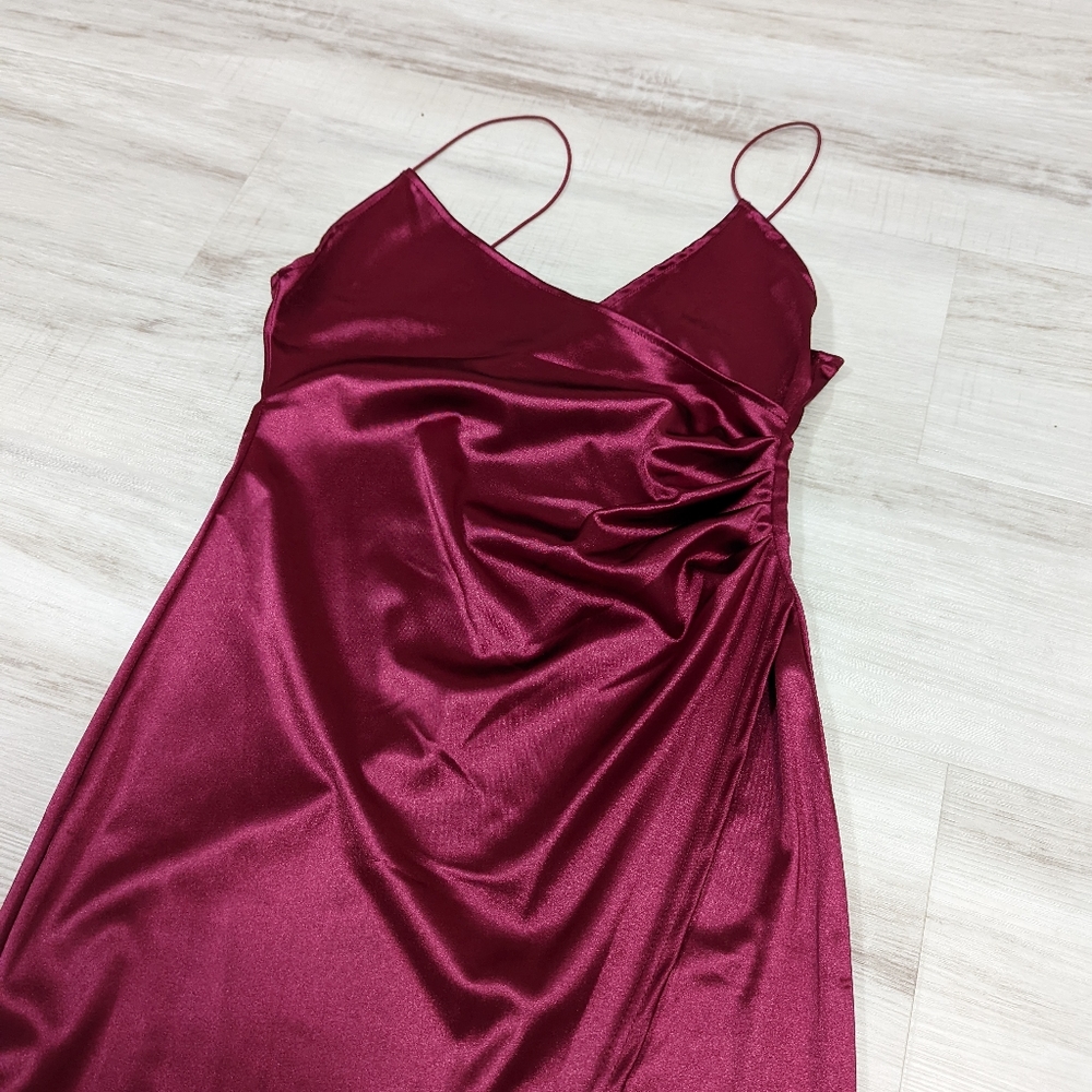 Beautiful Silk Red Mini Dress with Slit - Size S NWOT - Picture 2 of 5